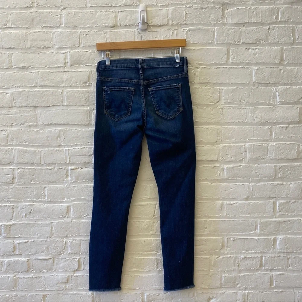 MOTHER || High Waisted Looker Ankle Fray in Close To The Edge Blue‎ 25